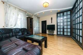 Апартаменты Historic Center VIP Apartment Киев Апартаменты-1