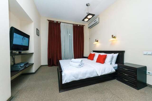 Апартаменты Historic Center VIP Apartment Киев-18