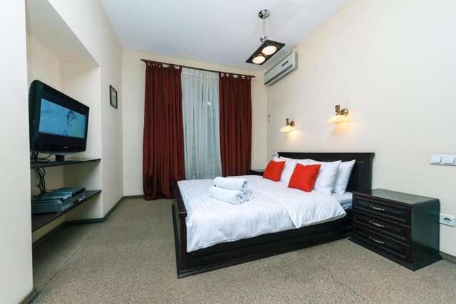 Апартаменты Historic Center VIP Apartment Киев-35