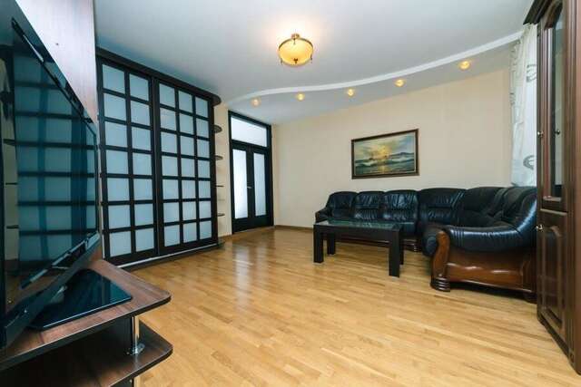 Апартаменты Historic Center VIP Apartment Киев-11